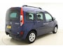 Renault Kangoo Family Rolstoelbus | Rolstoellift | Airco | Verlaagde vloer achterin | Oprijplaat of elektrische rolstoellift | 3-punts rolstoelgordelsysteem | Elektrische spanbanden | Extra lange veiligheidsgordels | Antislip-oprijplaat | Rolstoelplaats achter bestuurder/passagier | Versterkte vloerconstructie