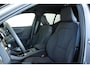 Volvo EX40 Single Motor Extended Range Plus Europa 82 kWh | Nieuwe auto | Direct beschikbaar | Parkeersensoren voor + achter | Google Infotainment | Elektrisch Verstelbare Voorstoelen | Harman Kardon Premium Audio | 360º Visual Park Camera | All-Season Banden