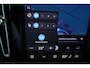 Volvo EX40 Single Motor Extended Range Plus Europa 82 kWh | Nieuwe auto | Direct beschikbaar | Parkeersensoren voor + achter | Google Infotainment | Elektrisch Verstelbare Voorstoelen | Harman Kardon Premium Audio | 360º Visual Park Camera | All-Season Banden