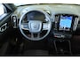 Volvo EX40 Single Motor Extended Range Plus Europa 82 kWh | Nieuwe auto | Direct beschikbaar | Parkeersensoren voor + achter | Google Infotainment | Elektrisch Verstelbare Voorstoelen | Harman Kardon Premium Audio | 360º Visual Park Camera | All-Season Banden