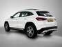 Mercedes-Benz GLA 180 Business Solution Luxury Panoramadak | Parkeerpakket met achteruitrijcamera | MultiBeam Ledkoplampen. Inclusief 24 maanden MB Certified garantie voor Europa.