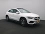 Mercedes-Benz GLA 180 Business Solution Luxury Panorama Schuif-Kanteldak | Parkeerpakket met achteruitrijcamera | MultiBeam Ledkoplampen. Inclusief 24 maanden Mercedes-Benz Certified garantie voor Europa.