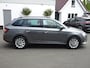 Skoda Fabia Combi 1.0 TSI Ambition Automatische airco, parkeersensoren, cruise controle, licht metalen velgen, apple carplay, android auto, trekhaak, winterwielen set, enz