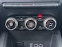 Renault Captur E-Tech Plug-in Hybrid 160 Intens | Trekhaak | Parkeersensoren | Navigatie |