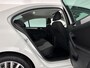 Volkswagen Jetta 1.4 TSI Hybrid Highline Aut. *PANO | XENON | NAVI-FULLMAP | HEATED-COMFORTSEATS | PRIVACY-GLASS | SHIFTPADDLES |  ECC | PDC | CRUISE | KEYLESS | 17''ALU*