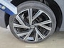 Volkswagen Golf 1.0 eTSI Life Business