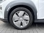 Hyundai Kona Electric EV Fashion 64 kWh | Trekhaak | Warmtepomp | Head-Up | 3Fase | Krell | Dodehoeksensoren | Camera |