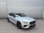 Volvo V60 2.0 T6 Plug-in hybrid AWD Ultimate Dark / Black Sheep / 19" 5-Spaaks Black / H&K Audio / Sportstoelen /
