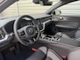 Volvo V60 2.0 T6 Plug-in hybrid AWD Ultimate Dark / Black Sheep / 19" 5-Spaaks Black / H&K Audio / Sportstoelen /