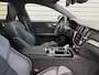 Volvo V60 2.0 T6 Plug-in hybrid AWD Ultimate Dark / Black Sheep / 19" 5-Spaaks Black / H&K Audio / Sportstoelen /