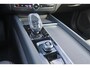 Volvo XC60 T6 Recharge AWD Plus Black Edition - Panorama/schuifdak - IntelliSafe Assist & Surround - 360º Camera - Harman/Kardon audio - Adaptieve LED koplampen - Verwarmde voorstoelen, stuur & achterbank - Parkeersensoren voor & achter - Elektr. bedienb. voorstoelen met geheugen - Head up display - Draadloze tel. lader - Extra getint glas - 21' LMV