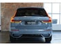 Volvo XC60 T8 Plug-in hybrid AWD Plus Dark | Semi-Electrische Wegklapbare Trekhaak | Longe Range | Google Infotainment | Harman Kardon Premium Audio | Parkeersensoren voor + achter | Parkeercamera | Stoelverwarming | Stuurwielverwarming |
