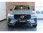 Volvo XC60 T8 Plug-in hybrid AWD Plus Dark | Semi-Electrische Wegklapbare Trekhaak | Longe Range | Google Infotainment | Harman Kardon Premium Audio | Parkeersensoren voor + achter | Parkeercamera | Stoelverwarming | Stuurwielverwarming |
