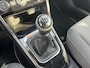Volkswagen T-Roc 1.0 TSI Style | Adaptive cruise | Trekhaak | Carplay | Elek. Kofferklep | NAVI | All seasonbanden | Elek. bedienbare spiegels + verwarmbaar