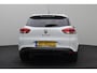 Renault Clio Estate 0.9 TCe Bose 2017 | Airco | Navigatie | Achteruitrij Camera | DAB Radio | Cruise Control | Lichtmetalen Velgen | Elektrische Ramen | 2 Sleutels | Stoelverwarming | Nationale Autopas