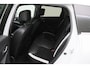 Renault Clio Estate 0.9 TCe Bose 2017 | Airco | Navigatie | Achteruitrij Camera | DAB Radio | Cruise Control | Lichtmetalen Velgen | Elektrische Ramen | 2 Sleutels | Stoelverwarming | Nationale Autopas