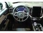 Volvo XC90 T8 Plug-in hybrid AWD Ultra Bright | Demo Deal | Panoramadak | Google infotainment | Stoelverwarming | Stuurwielverwarming | Parkeerverwarming | 7-zitplaatsen | Luchtvering | Volvo Guard Alarm | Parkeersensoren voor + achter | 360° Parkeercamera