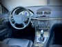 Mercedes-Benz E-klasse 240 / Aut / Avantgarde / Pano solar sunroof / Leder / NL auto / RECENTLY SERVICED!