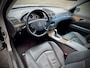 Mercedes-Benz E-klasse 240 / Aut / Avantgarde / Pano solar sunroof / Leder / NL auto / RECENTLY SERVICED!