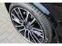 Volvo XC90 T8 Plug-in hybrid AWD Ultra Dark Executive Edition | Demo Deal | Achterbank in delen neerklapbaar | Achterbank verwarmd | Apple Carplay & Android Auto | Cruise control adaptief met Stop&Go en stuurhulp | Elektrisch glazen panorama-dak | Elektrisch verstelbaar bestuurders- en passagiersstoel met geheugen | Houtafwerking interieur | Rondomzicht camera | Geluidssysteem Harman Kardon