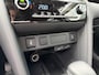 Toyota Yaris Cross 1.5 Hybrid 130 Dynamic | Dodehoekdetectie | Stuur- stoel en voorruitverwarming | Achteruitrijcamera met sensoren voor en achter | NIEUW!