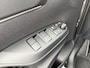 Toyota Yaris Cross 1.5 Hybrid 130 Dynamic | Dodehoekdetectie | Stuur- stoel en voorruitverwarming | Achteruitrijcamera met sensoren voor en achter | NIEUW!