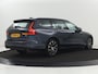 Volvo V60 2.0 B3 Momentum | Trekhaak | Stoelverwarming | Adaptive cruise | Carplay | Stuurverwarming | Full LED | Digital Cockpit | Parkeerhulp | 17'' | Bluetooth | Climate control