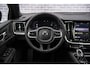 Volvo V60 2.0 T6 Plug-in hybrid AWD Ultra Dark | Sportstoelen | Schuif-/Kanteldak | Full-LED | Adaptieve Cruise Control | Head-Up Display | Stoelverwarming Voor en Achter | 19" | Getint Glas | Harman Kardon Audio | BLIS |