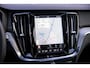 Volvo V60 2.0 T6 Plug-in hybrid AWD Ultra Dark | Sportstoelen | Schuif-/Kanteldak | Full-LED | Adaptieve Cruise Control | Head-Up Display | Stoelverwarming Voor en Achter | 19" | Getint Glas | Harman Kardon Audio | BLIS |