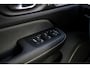 Volvo V60 2.0 T6 Plug-in hybrid AWD Ultra Dark | Sportstoelen | Schuif-/Kanteldak | Full-LED | Adaptieve Cruise Control | Head-Up Display | Stoelverwarming Voor en Achter | 19" | Getint Glas | Harman Kardon Audio | BLIS |