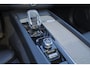 Volvo XC60 Recharge T8 AWD R-Design - Panorama/schuifdak - IntelliSafe Assist & Surround - 360º Camera - Adaptieve LED koplampen - Verwarmde voorstoelen & stuur - Parkeersensoren voor & achter - Elektr. bedienb. bestuurdersstoel met geheugen - Inklapbare trekhaak - 19' LMV
