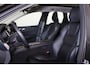 Volvo XC60 Recharge T8 AWD R-Design - Panorama/schuifdak - IntelliSafe Assist & Surround - 360º Camera - Adaptieve LED koplampen - Verwarmde voorstoelen & stuur - Parkeersensoren voor & achter - Elektr. bedienb. bestuurdersstoel met geheugen - Inklapbare trekhaak - 19' LMV