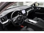 Volvo XC60 T6 Plug-in hybrid AWD Plus Dark | Verwarmbare voorstoelen + achterbank | Apple carplay/Android auto | Verwarmbaar stuurwiel | 19 inch Lichtmetalen velgen | 360 graden camera | Elektrisch verstelbare stoelen met memory | Blind spot | Keyless-entry | Trekhaak