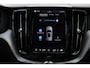 Volvo XC60 T6 Plug-in hybrid AWD Plus Dark | Verwarmbare voorstoelen + achterbank | Apple carplay/Android auto | Verwarmbaar stuurwiel | 19 inch Lichtmetalen velgen | 360 graden camera | Elektrisch verstelbare stoelen met memory | Blind spot | Keyless-entry | Trekhaak