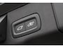 Volvo XC60 T6 Plug-in hybrid AWD Plus Dark | Verwarmbare voorstoelen + achterbank | Apple carplay/Android auto | Verwarmbaar stuurwiel | 19 inch Lichtmetalen velgen | 360 graden camera | Elektrisch verstelbare stoelen met memory | Blind spot | Keyless-entry | Trekhaak