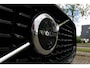 Volvo XC60 T6 Plug-in hybrid AWD Plus Dark | Verwarmbare voorstoelen + achterbank | Apple carplay/Android auto | Verwarmbaar stuurwiel | 19 inch Lichtmetalen velgen | 360 graden camera | Elektrisch verstelbare stoelen met memory | Blind spot | Keyless-entry | Trekhaak