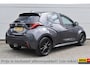 Mazda 2 Hybrid 1.5 116pk 6AT HOMURA PLUS | Pano dak | Super zuinig! | Navi | Apple Carplay | Rijklaarprijs incl 12 mnd BOVAG garantie & onderhoudsbeurt