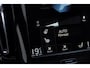 Volvo XC40 T5 272PK Automaat Plug-in hybrid Inscription Elektrische stoelen / Trekhaak / Panoramadak / Polestar tuning / Lederen bekleding / Adaptieve cruise control / Parkeersensoren met 360 camera / Harman Kardon audio / Mistlampen / Stoel - en stuurwielverwarming