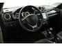 Suzuki Vitara 1.4 Boosterjet Smart Hybrid Special Edition | Cliamet control | Cruise control adaptive | zwarte lichtmetalen velgen | Oranje Stiksels | Apple carplay, Android auto | Stoelverwarming | Navigatie |