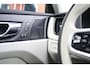 Volvo XC60 T6 Recharge AWD Ultimate Bright | Long Range | Stoelverwarmig | Trekhaak | 360° Camera | Leder | Pilot Assist | Keyless