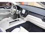 Volvo XC60 T6 Recharge AWD Ultimate Bright | Long Range | Stoelverwarmig | Trekhaak | 360° Camera | Leder | Pilot Assist | Keyless