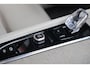 Volvo XC60 T6 Recharge AWD Ultimate Bright | Long Range | Stoelverwarmig | Trekhaak | 360° Camera | Leder | Pilot Assist | Keyless