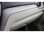 Volvo XC60 T6 Recharge AWD Ultimate Bright | Long Range | Stoelverwarmig | Trekhaak | 360° Camera | Leder | Pilot Assist | Keyless