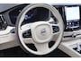 Volvo XC60 T6 Recharge AWD Ultimate Bright | Long Range | Stoelverwarmig | Trekhaak | 360° Camera | Leder | Pilot Assist | Keyless