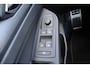 Volkswagen Golf 1.5 eHybrid 272pk GTE | SoH 100% | Panoramadak | Trekhaak | Head-up | Leder