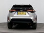 Toyota Yaris Cross 1.5 Hybrid Dynamic | Apple Carplay / Android Auto | Stoel-/stuurverwarming | Verwarmbare voorruit | Adaptive Cruise | Full LED | Keyless | Clima | Camera | 17 inch