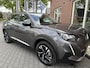 Peugeot 2008 1.2 PT Allure Pack STOELVERW. / CAMERA / CARPLAY / DAB / TREKHAA