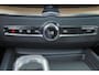 Volvo XC60 T6 Recharge AWD Plus Bright - Panorama/schuifdak - IntelliSafe Assist & Surround - 360º Camera - Harman/Kardon audio - Adaptieve LED koplampen - Verwarmde voorstoelen, stuur & achterbank - Parkeersensoren voor & achter - Elektr. bedienb. voorstoelen met geheugen - Head up display - Draadloze tel. lader - Extra getint glas - 19' LMV
