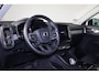 Volvo XC40 B4 Plus Dark - Panorama/schuifdak - IntelliSafe Assist & Surround - 360º Camera - Harman/Kardon audio - Adaptieve LED koplampen - Verwarmde voorstoelen & stuur - Parkeersensoren voor & achter - Elektr. bedienb. voorstoelen met geheugen links - Draadloze tel. lader - Extra getint glas - 18' LMV