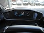 Peugeot e-208 EV GT Pack 50 kWh | Adaptive cruise control | Navigatie | Achteruitrijcamera | Alcantara bekleding | Lichtmetalen velgen 17 inch | Panorama dak | Afneembare trekhaak voor fietsendrager | Keyless entry en start | Extra getint glas | Stoelverwarming
